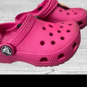 crocs